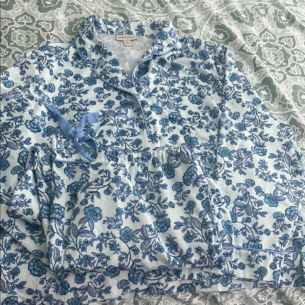 Appleseed's Blue Floral Pajama Set